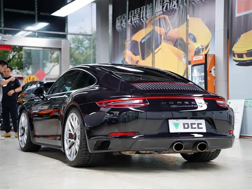 Porsche 911 2017 Carrera 4 GTS 3.0T