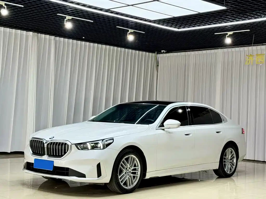 BMW 5 Series 2024
