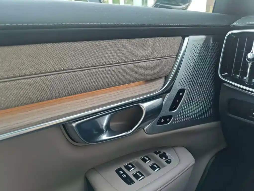 Volvo S90 PHEV — миниатюра 6