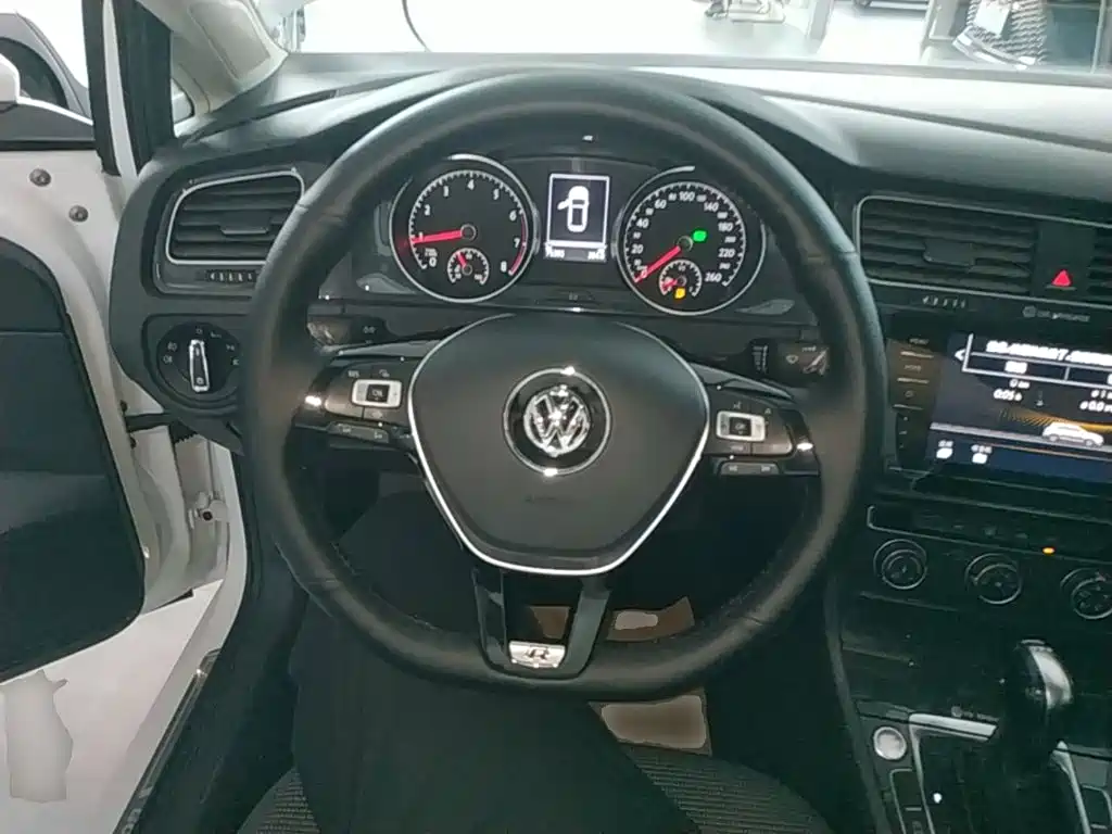 Volkswagen Golf — миниатюра 11