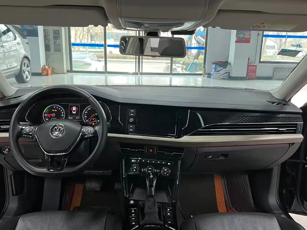 VOLKSWAGEN PASSAT NEW ENERGY