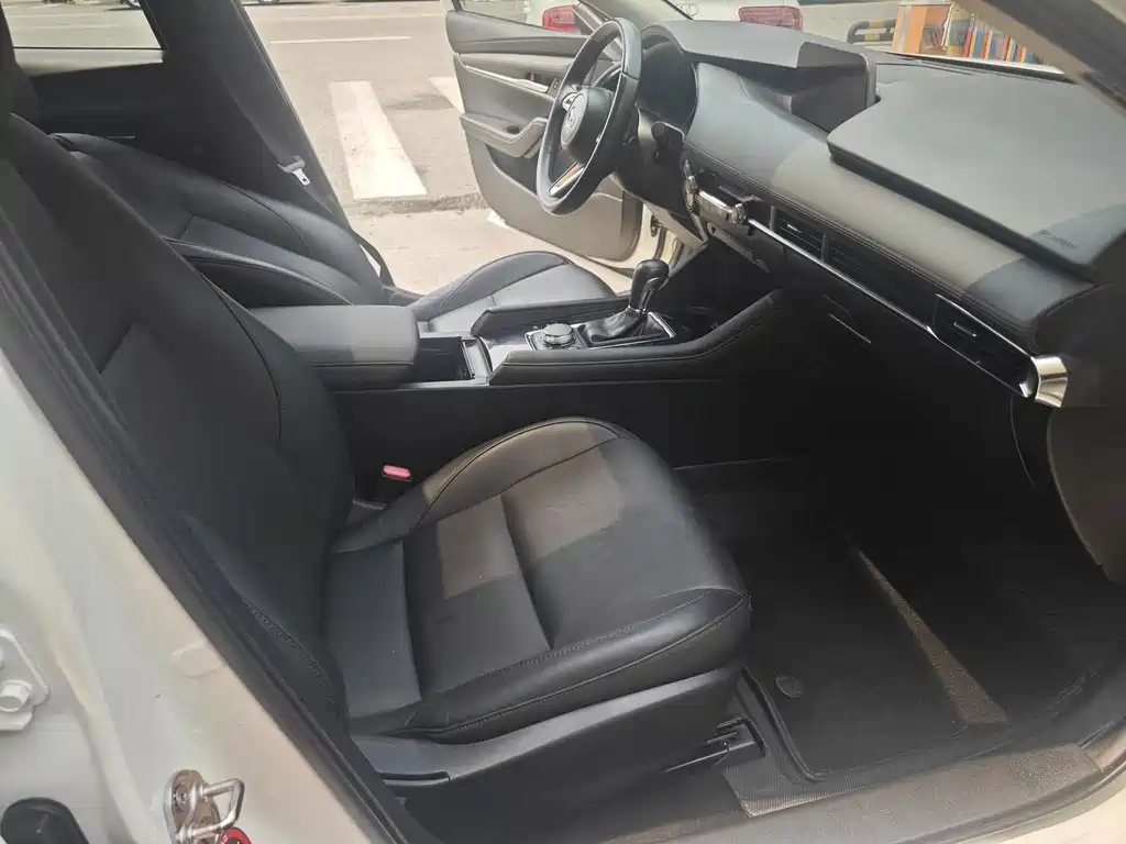 Mazda 3 Axela — миниатюра 7