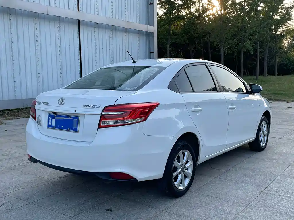 Toyota Yaris L — миниатюра 6