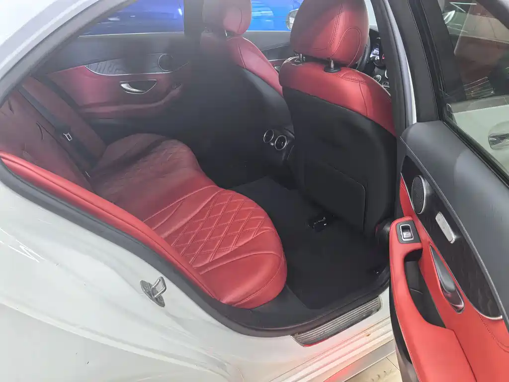 Mercedes-Benz C-Class — миниатюра 4