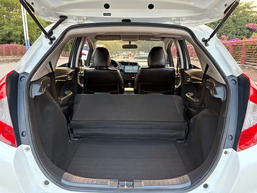 Honda Fit — миниатюра 10