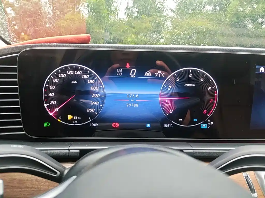 Mercedes-Benz GLE (Import) — миниатюра 12