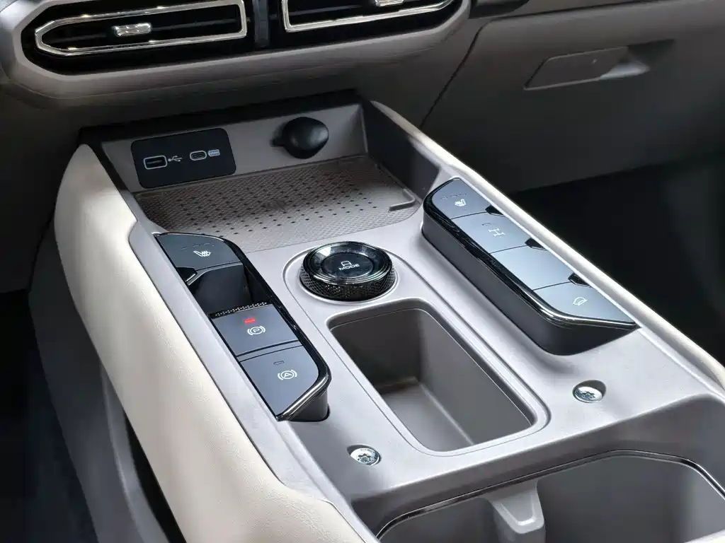 Haval Big Dog PLUS New Energy — миниатюра 9