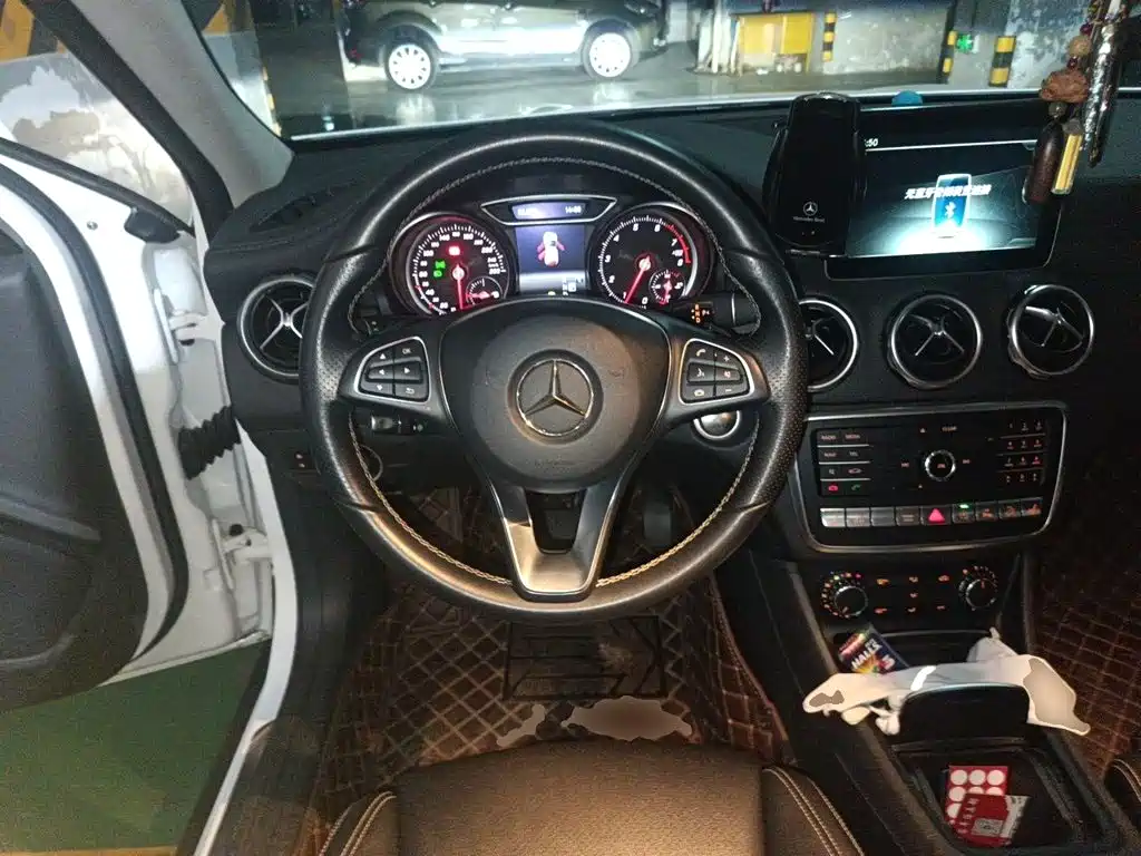 Mercedes-Benz GLA — миниатюра 6