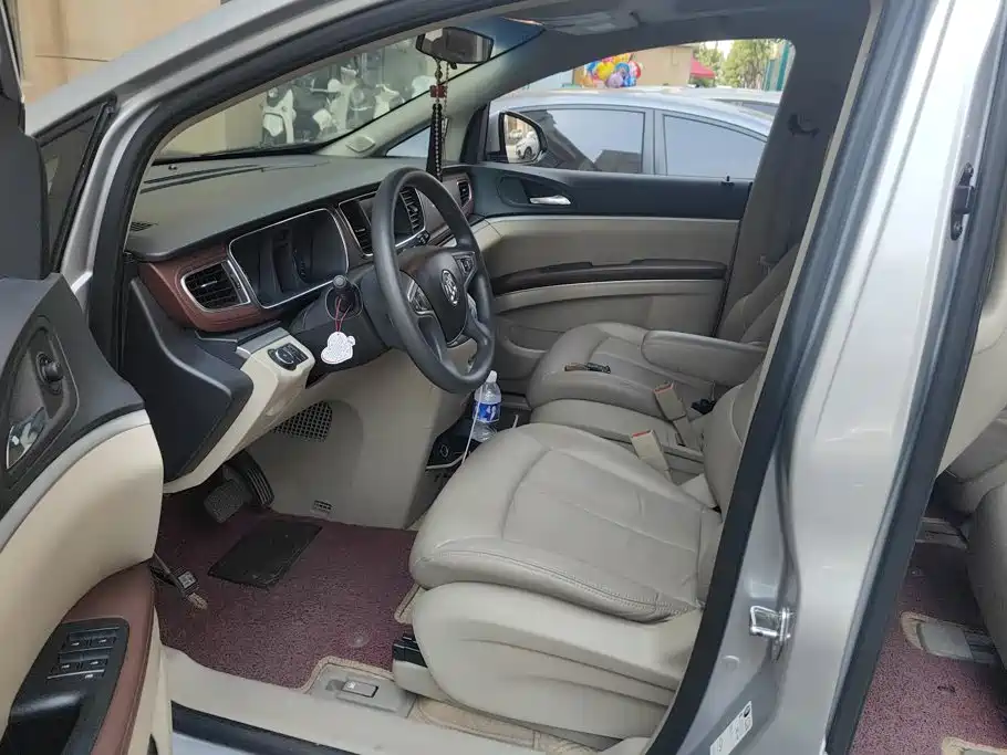 Buick GL8 — миниатюра 9