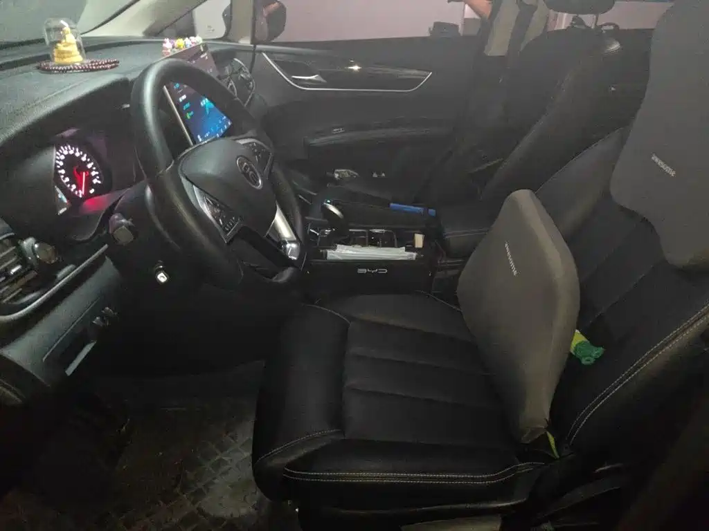 BYD MAX — миниатюра 8