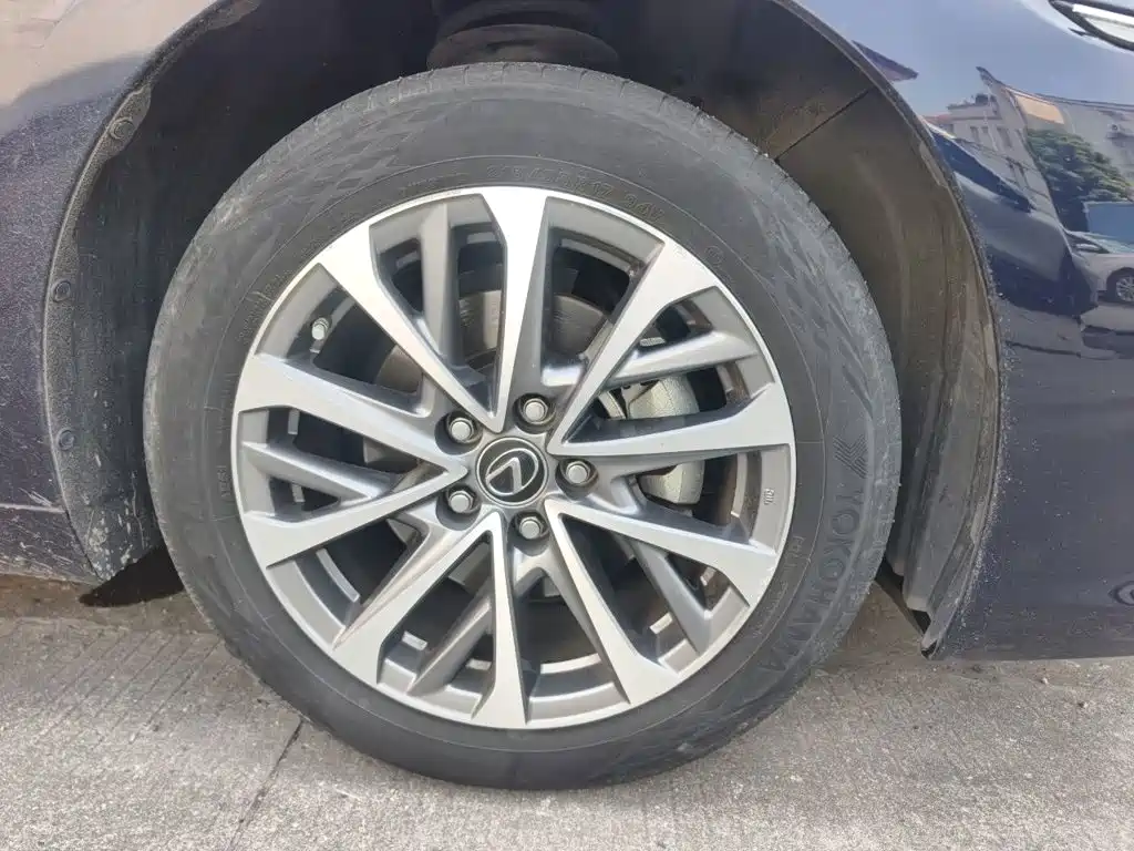 Lexus ES — миниатюра 24