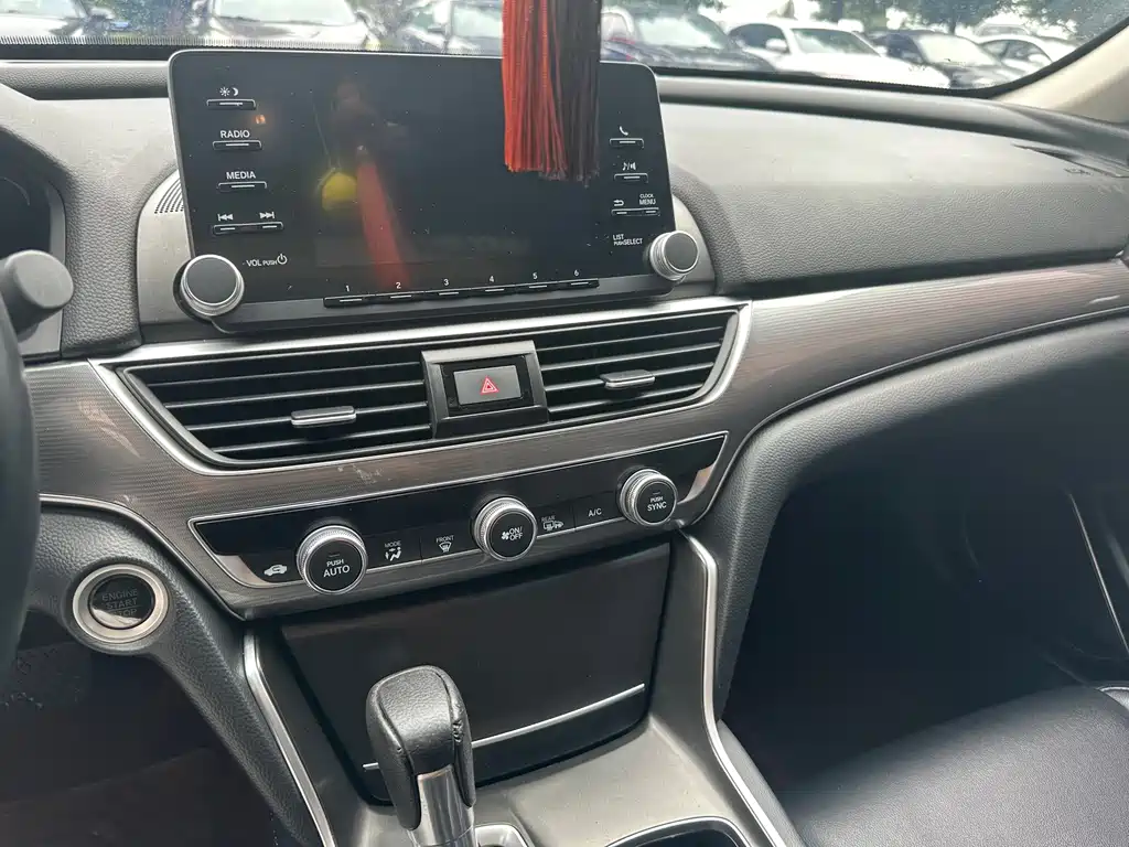 Honda Accord — миниатюра 8