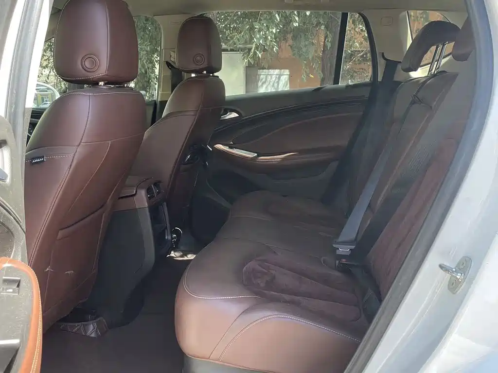 Buick Envision Plus — миниатюра 8