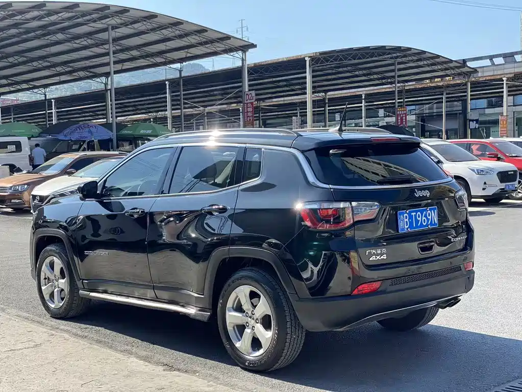 Jeep Compass — миниатюра 6
