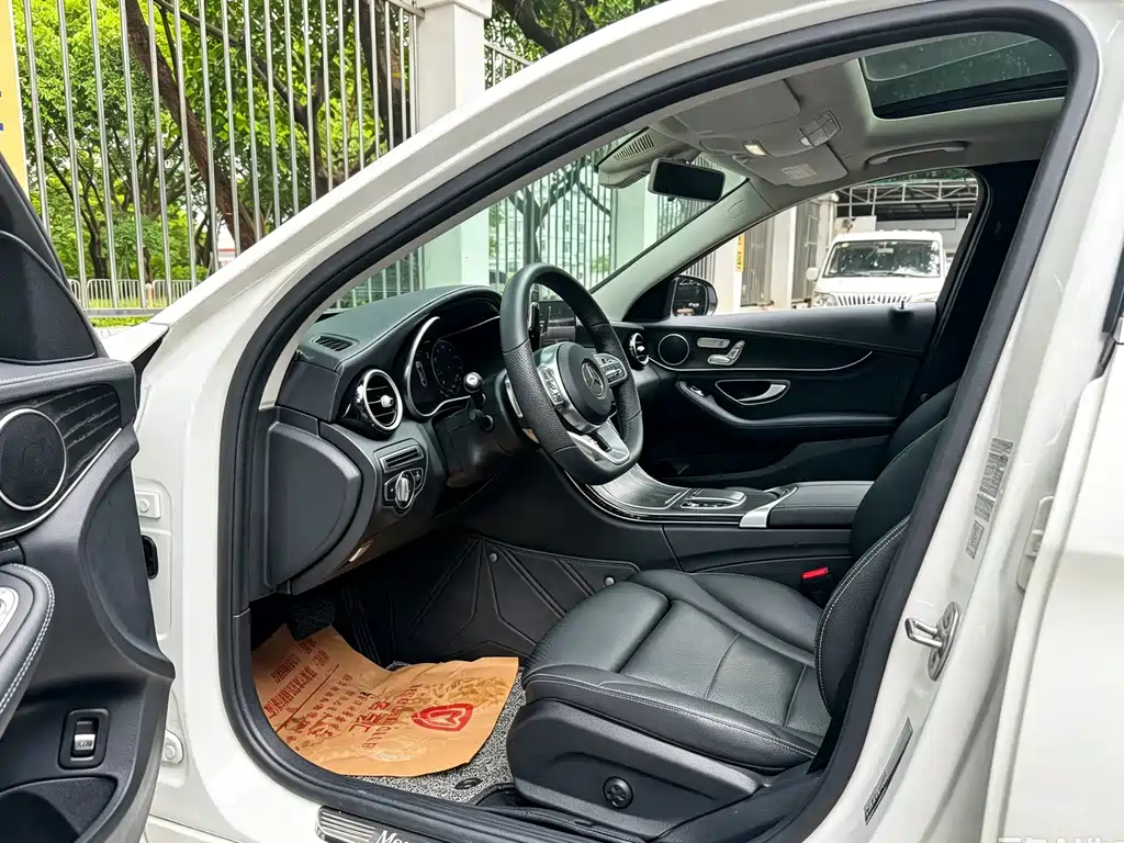 Mercedes-Benz C-Class — миниатюра 7