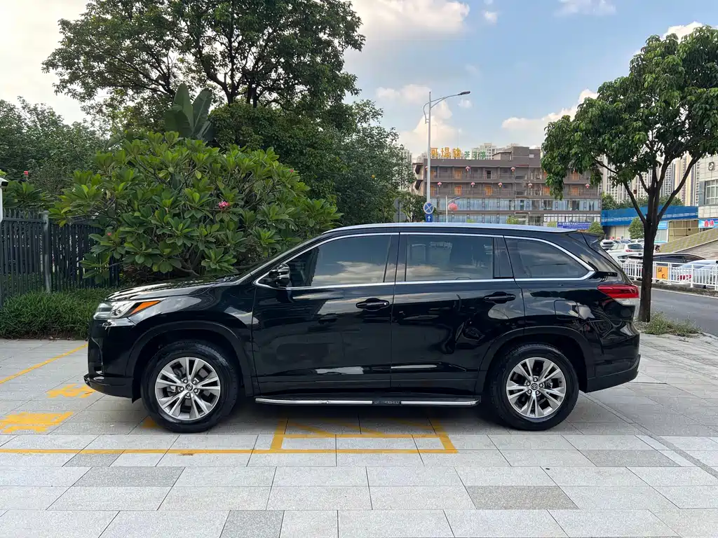 Toyota Highlander — миниатюра 4