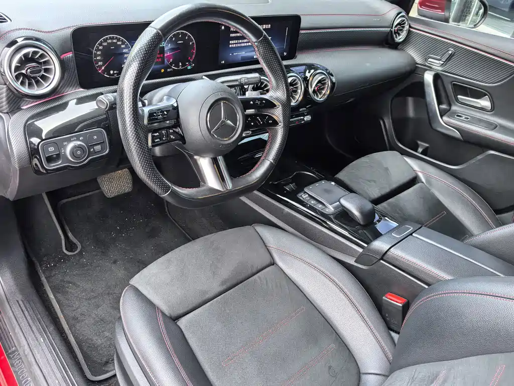 Mercedes-Benz A-Class — миниатюра 8