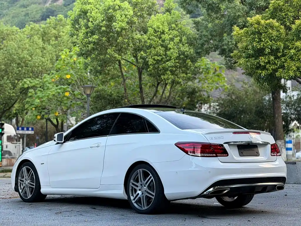 Mercedes-Benz E-Class (Import) E 200 Coupe Lively Edition, фото 4