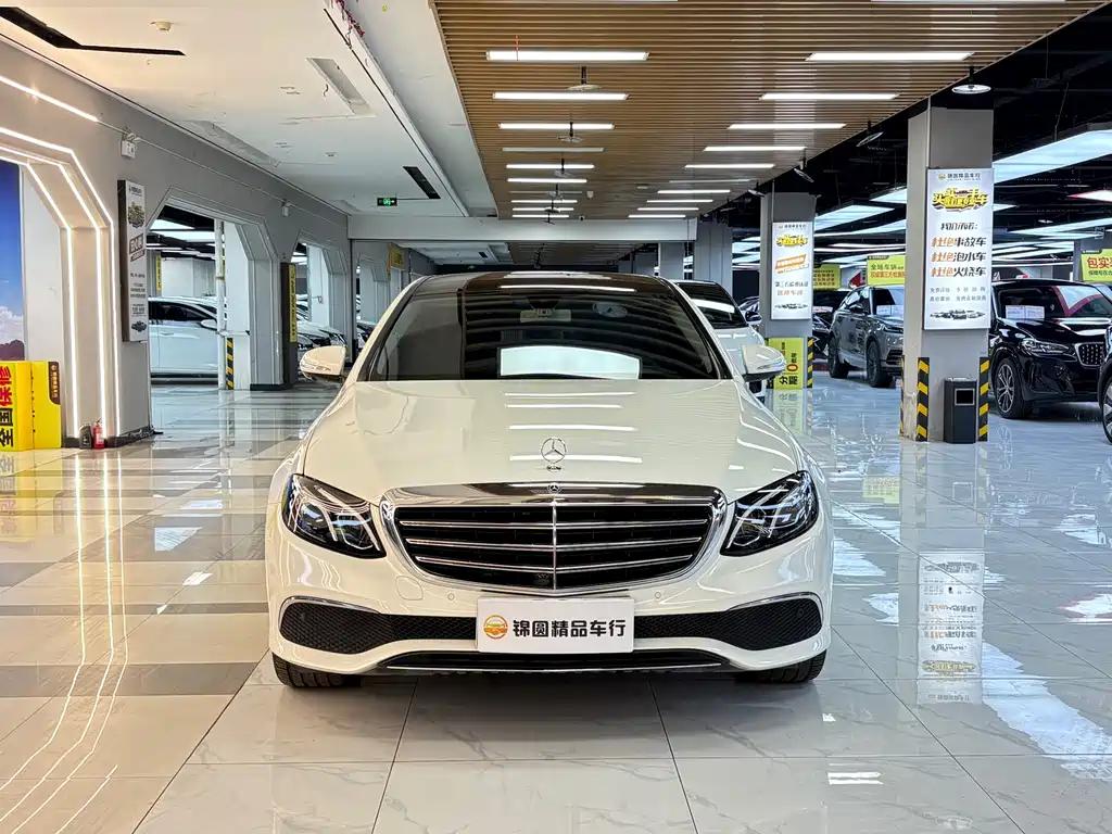 Mercedes-Benz E-Class — миниатюра 8