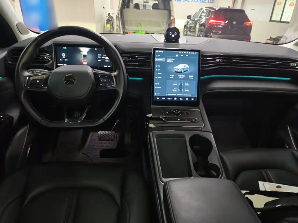NIO ES6 — миниатюра 10