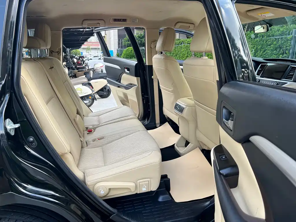 Toyota Highlander — миниатюра 9
