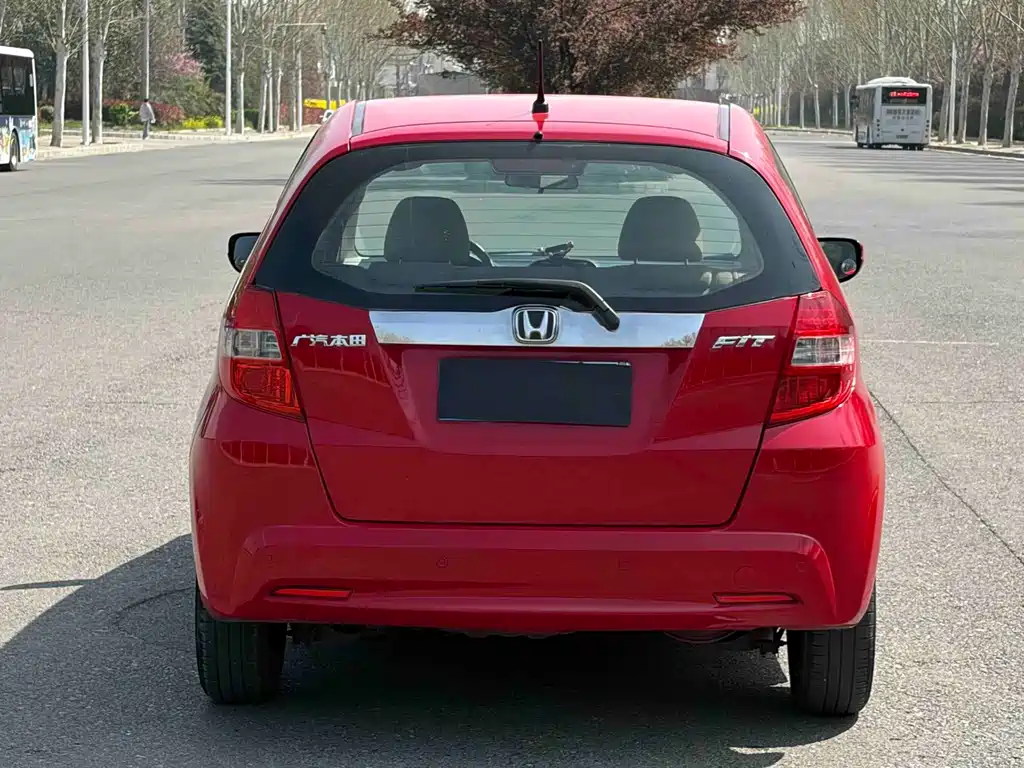 Honda Fit — миниатюра 8