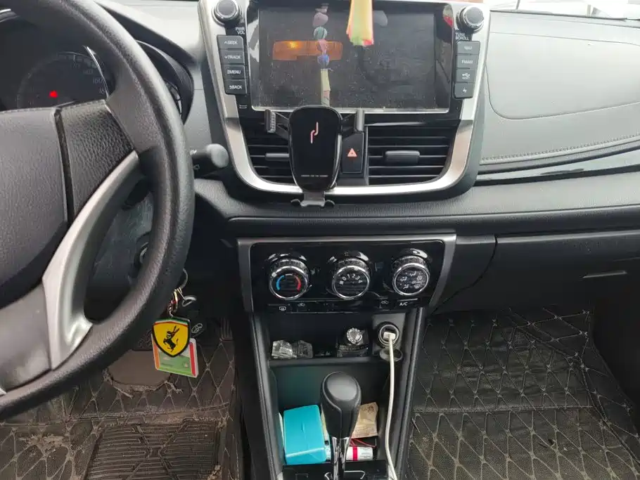 Toyota Yaris L — миниатюра 12