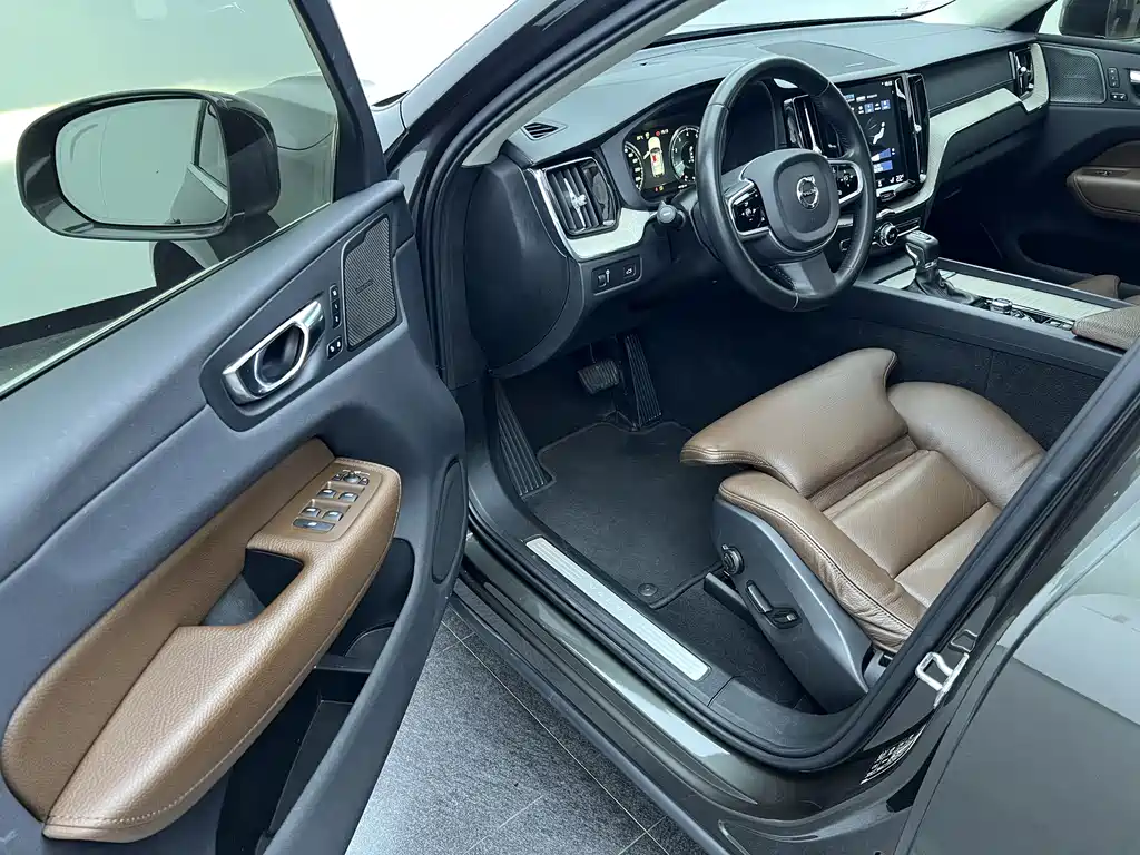 Volvo XC60 2020 T5 Luxury