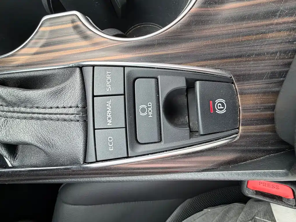 Toyota Camry — миниатюра 35