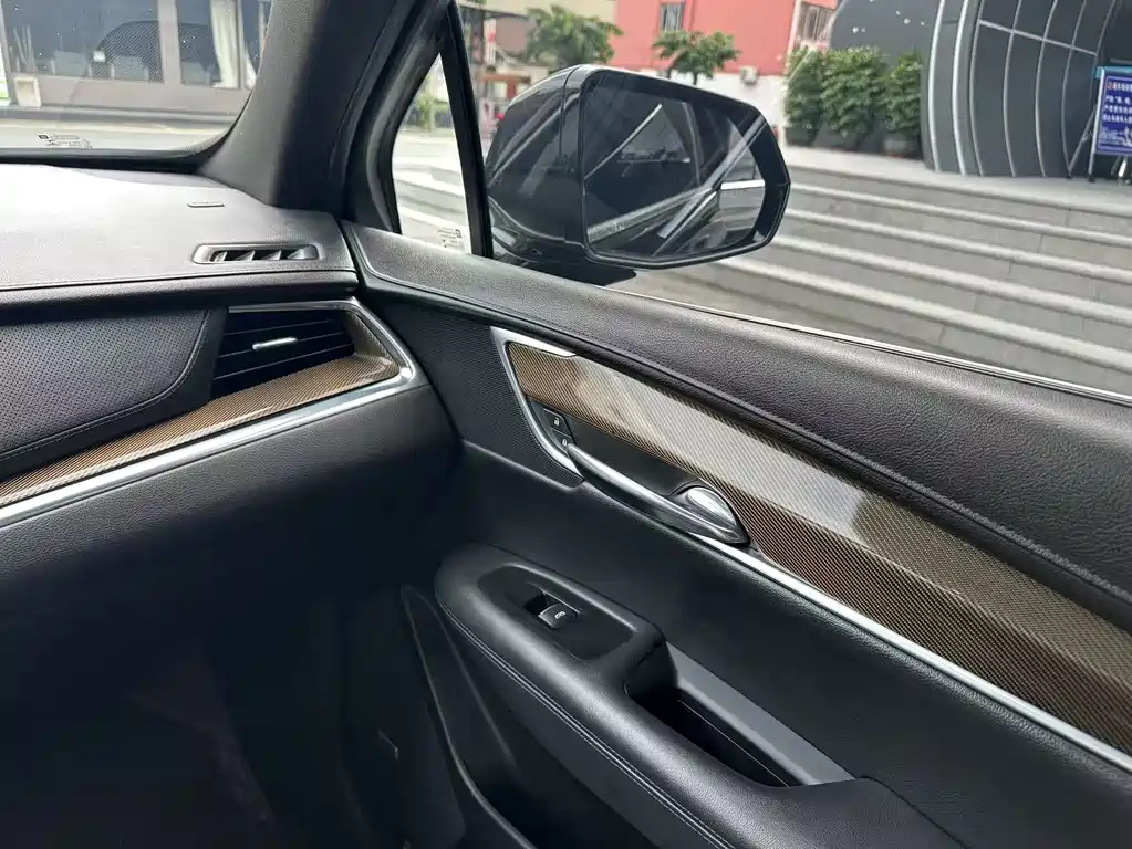Cadillac XT5 — миниатюра 14