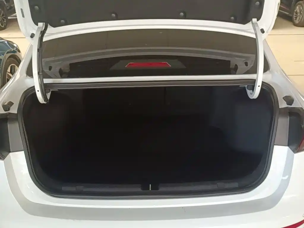 Geely Emgrand — миниатюра 19