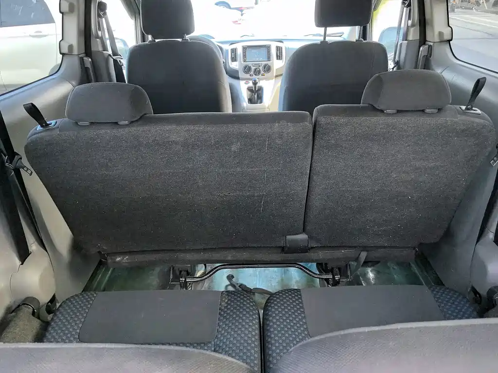 Nissan NV200 — миниатюра 10