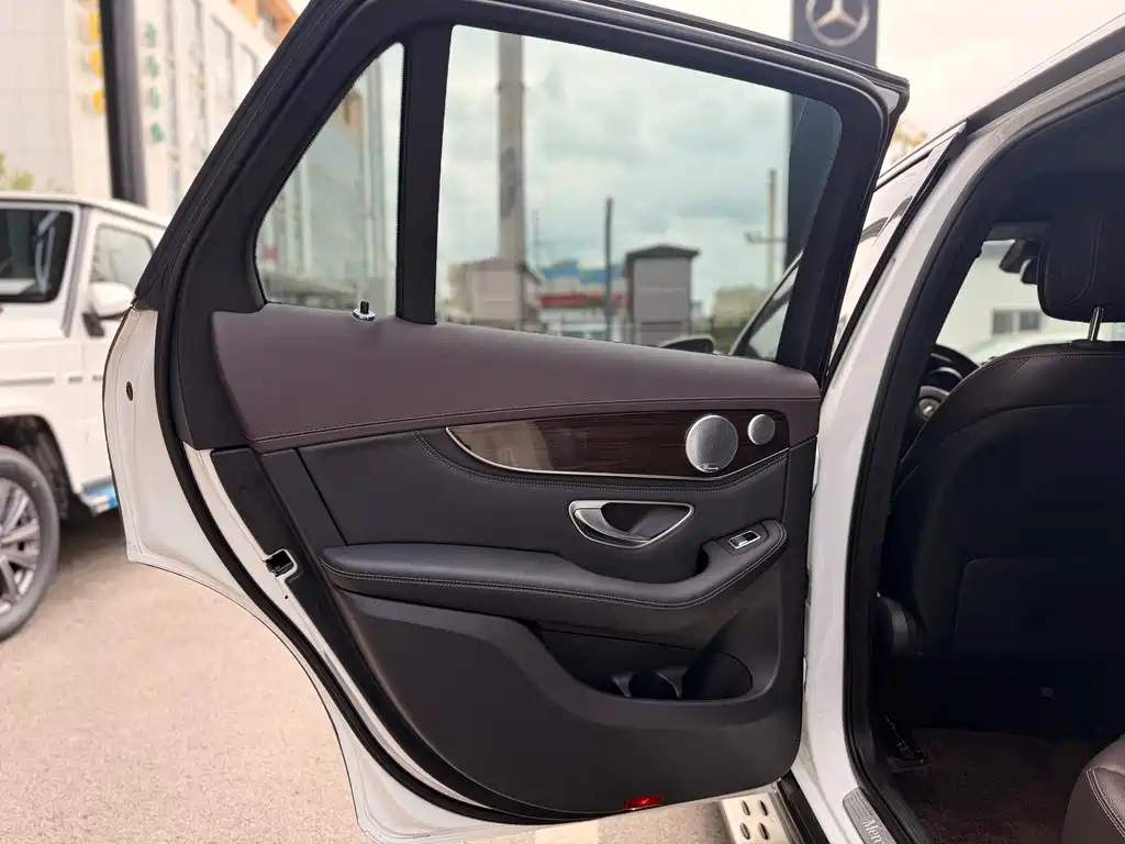 Mercedes-Benz GLC — миниатюра 16