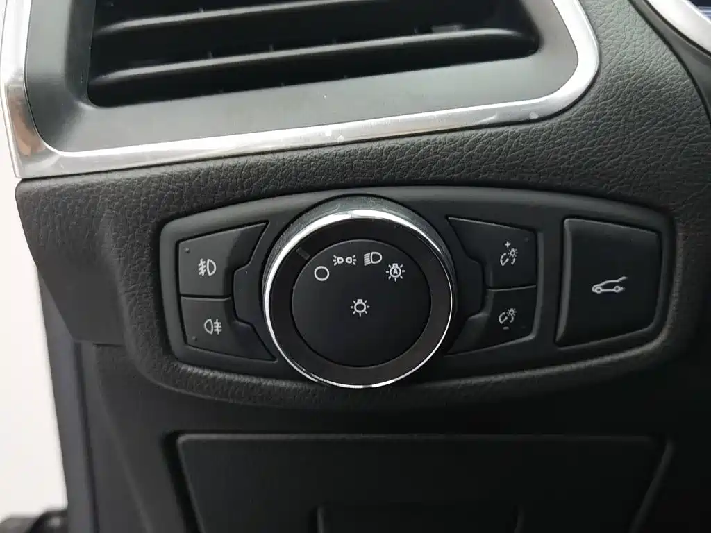 Ford Edge — миниатюра 21