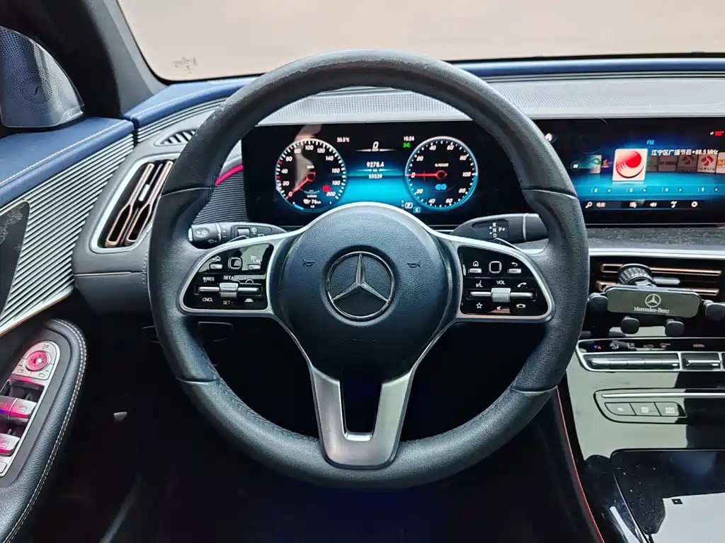 Mercedes-Benz EQC — миниатюра 15