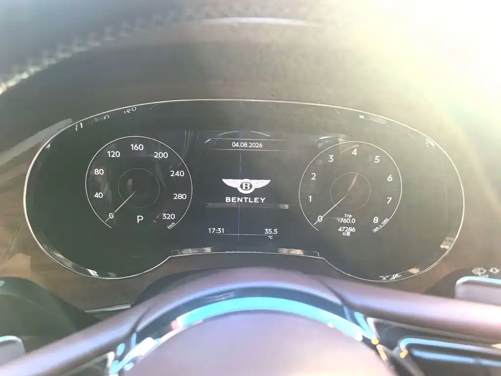 Bentley Bentayga — миниатюра 6
