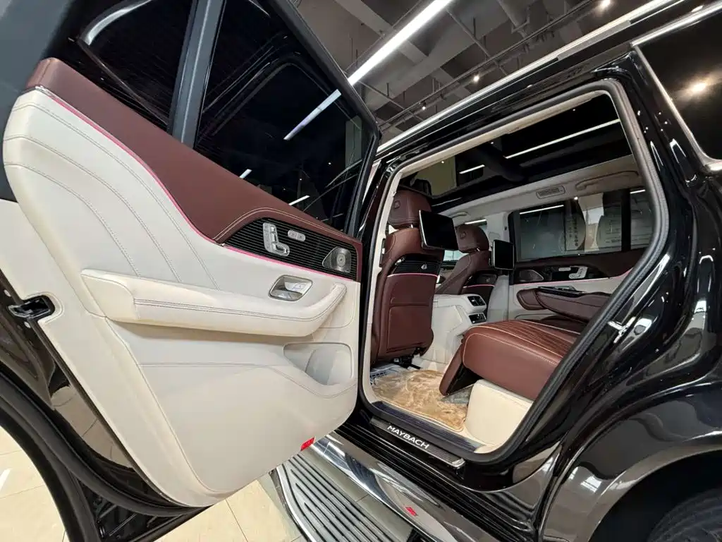 Mercedes-Benz GLS — миниатюра 21