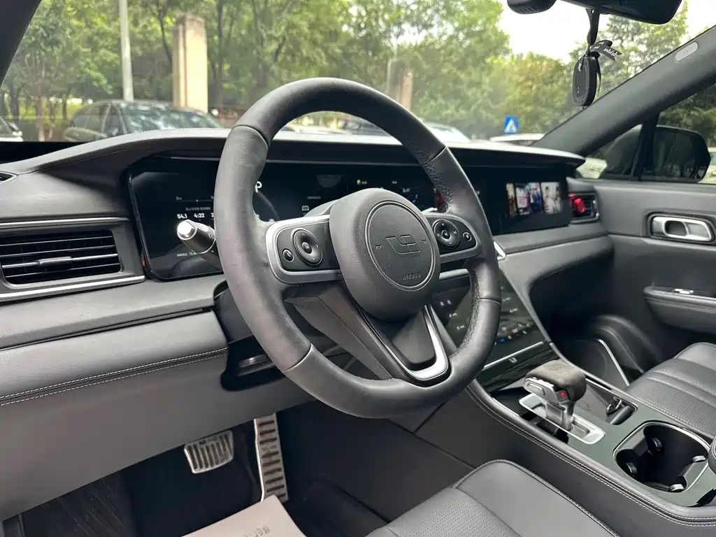 Li Auto Li ONE — миниатюра 10