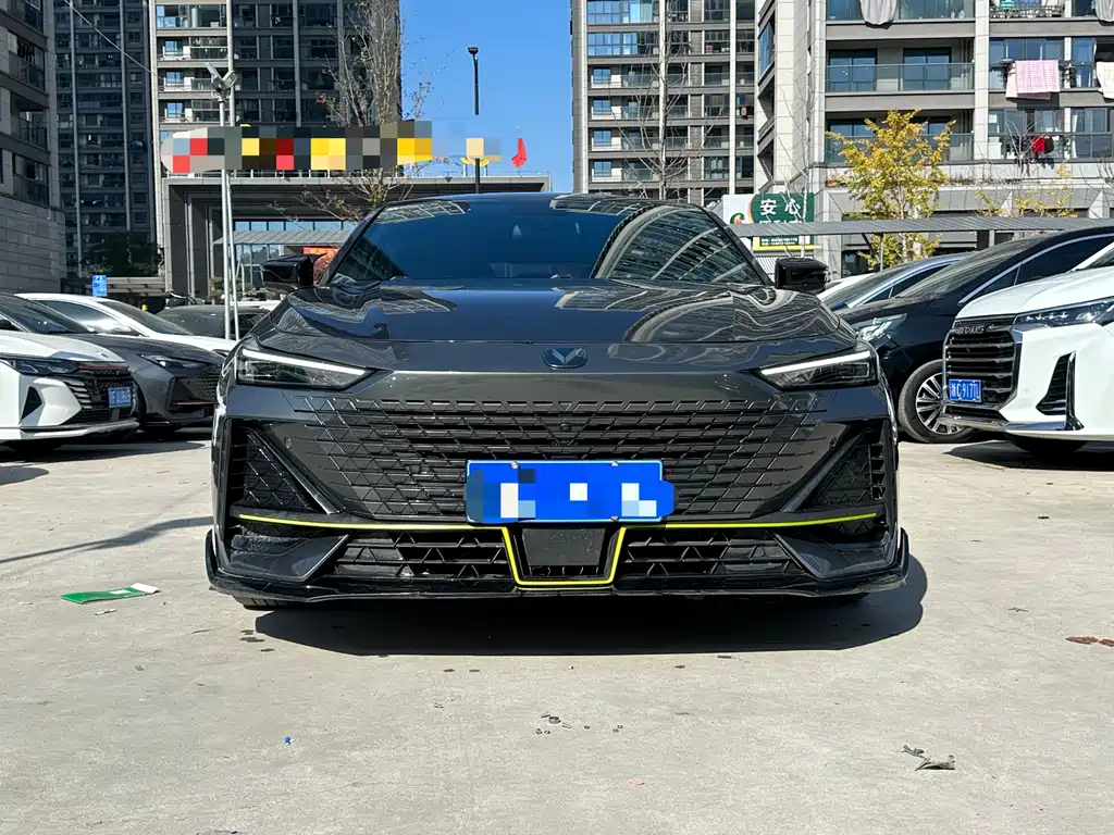 CHANGAN UNI V