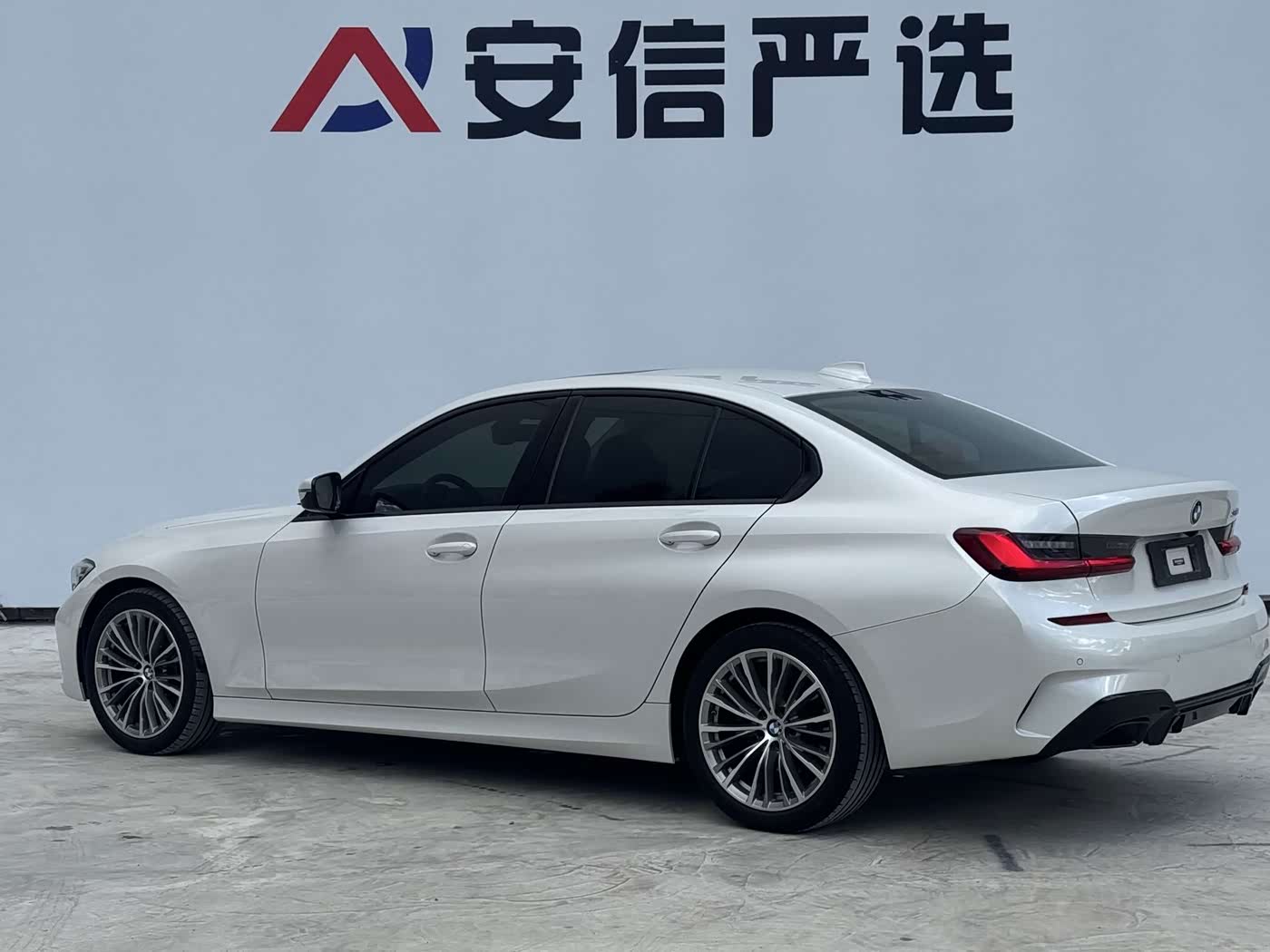 BMW 3 Series 2.0 л 2022 г. Белый, пробег 30000 км