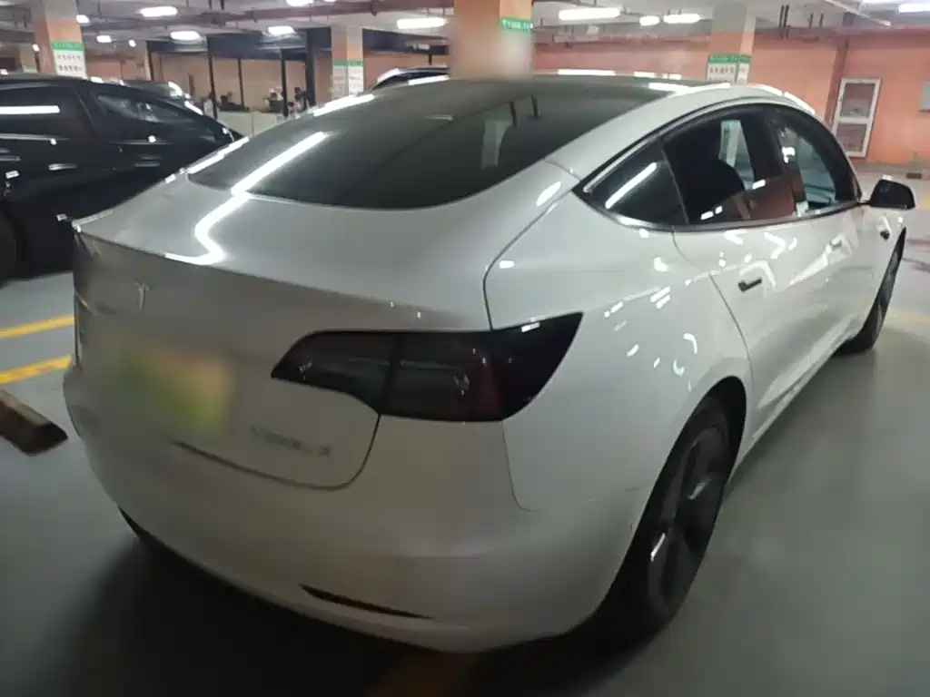 Tesla Model 3 — миниатюра 7