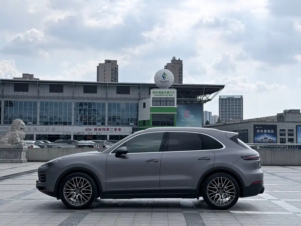 Porsche Cayenne — миниатюра 3