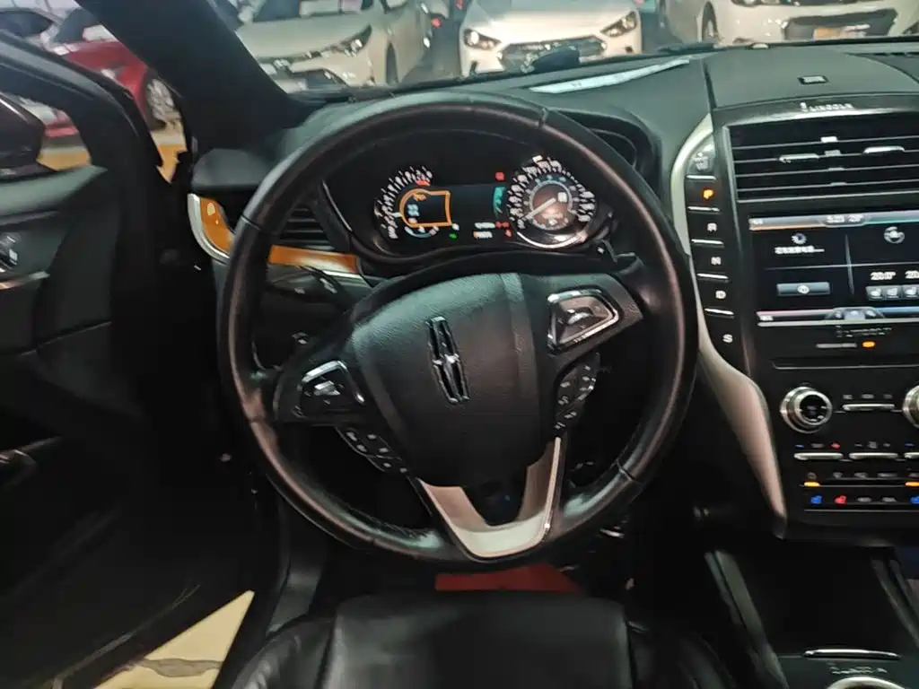 Lincoln MKC — миниатюра 11