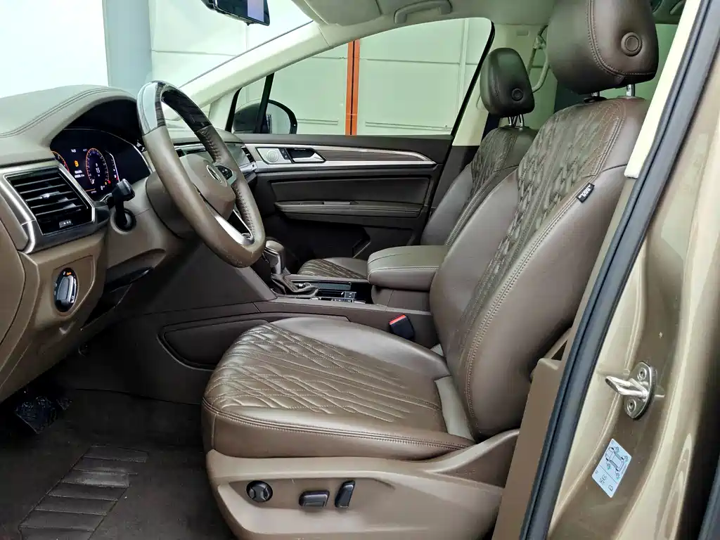 Volkswagen Viloran 2020 330TSI