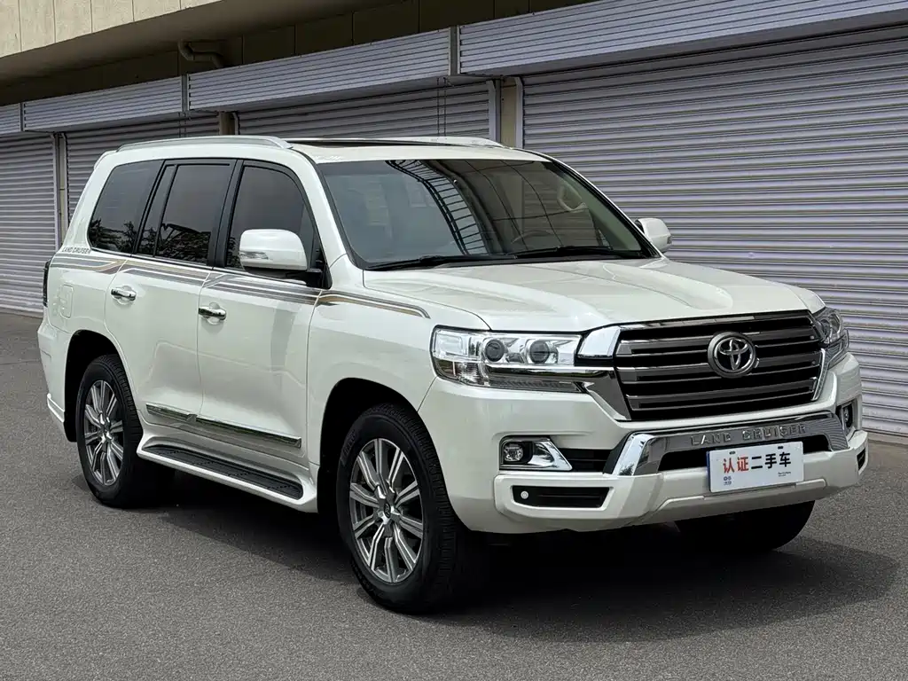 Toyota Land Cruiser 2017 5.7L