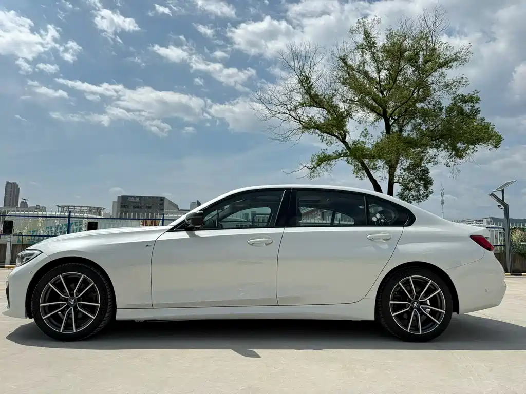 BMW 3 Series — миниатюра 3
