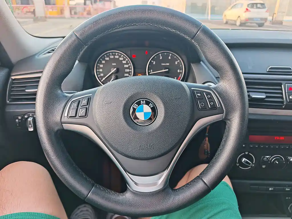 BMW X1 — миниатюра 15
