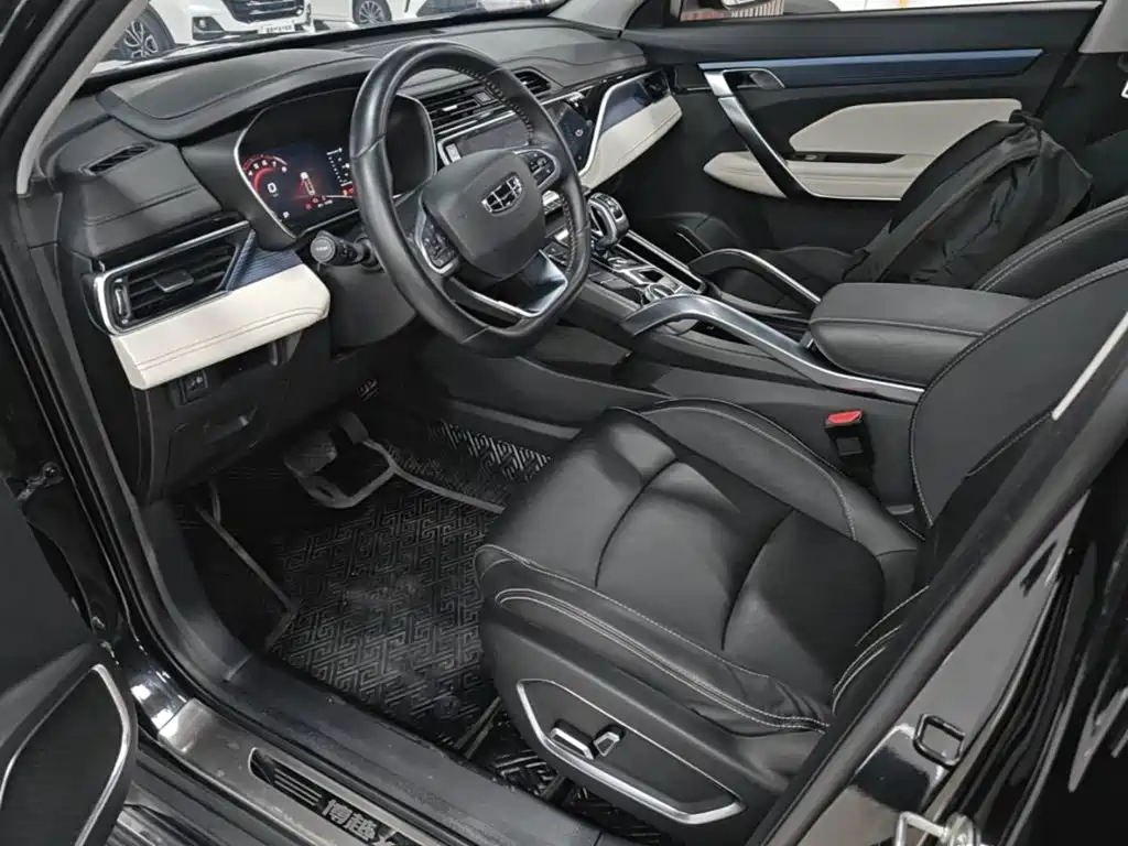Geely Atlas 2022 — фото 14