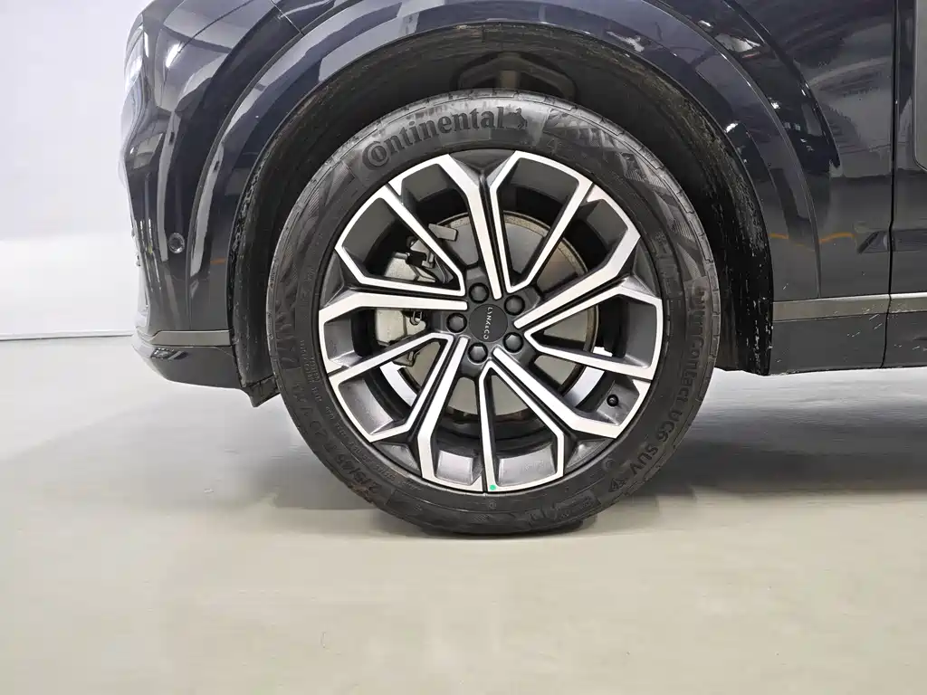 Lynk & Co 09 2024 2.0T мест