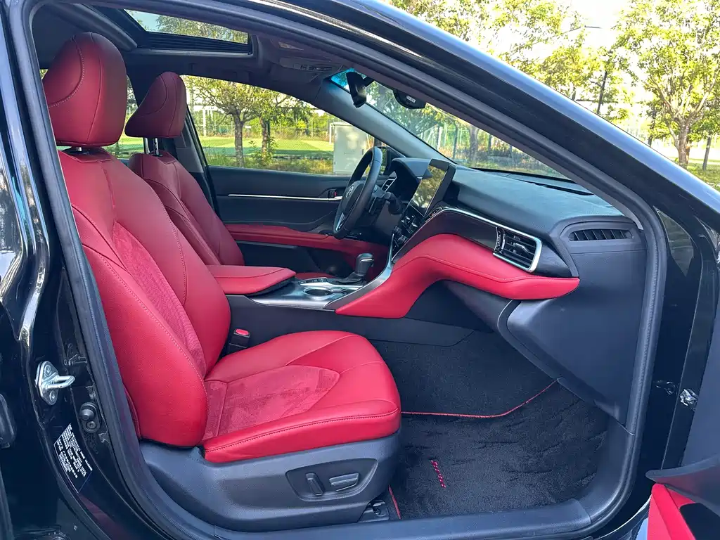 Toyota Camry — миниатюра 12